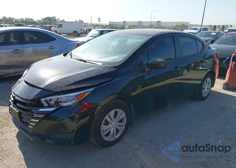 2025 Nissan Versa 1.6 S z USA, uszkodzony, nr VIN 3N1CN8DV6SL819428